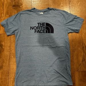 Men’s NorthFace tshirt